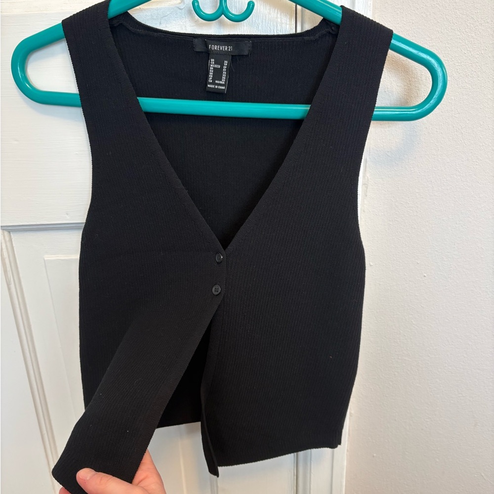 Forever 21 Black V-Neck Crop Top